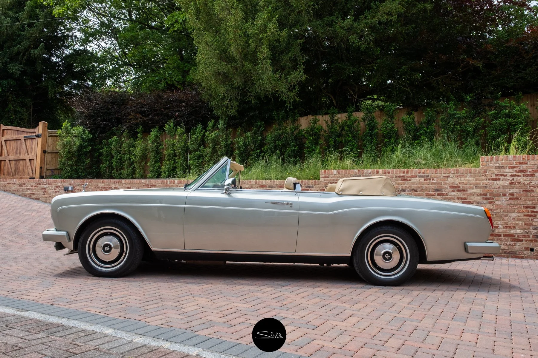A Stunning 1984 Rolls-Royce Corniche Drophead Coupe — Stella